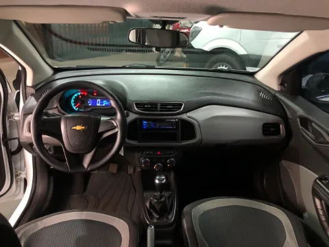 Chevrolet ONIX 2016 branco à venda na Pipo Veículos em Avaré-SP — foto 10