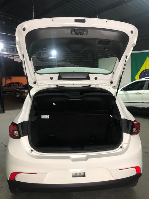 Fiat Argo 2026 branca à venda na Pipo Veículos em Avaré-SP — foto 9
