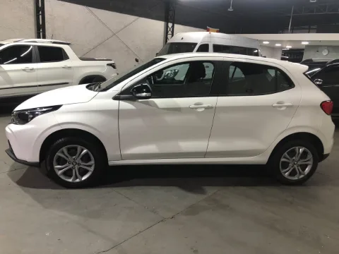 Fiat Argo 2026 branca à venda na Pipo Veículos em Avaré-SP — foto 5