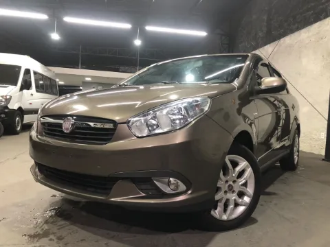 Fiat Grand Siena 2014 cinza à venda na Pipo Veículos em Avaré-SP — foto 2
