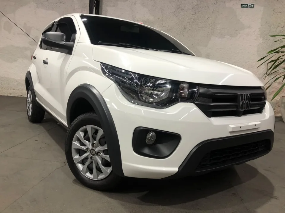 Fiat MOBI LIKE 2025 branco à venda na Pipo Veículos em Avaré-SP
