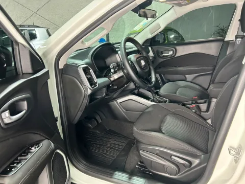 Fiat TORO FREEDOM 2026 branco à venda na Pipo Veículos em Avaré-SP — foto 10