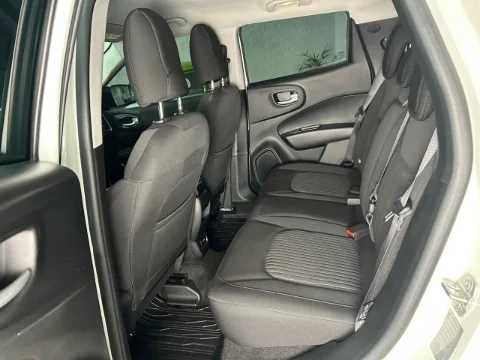 Fiat TORO FREEDOM 2026 branco à venda na Pipo Veículos em Avaré-SP — foto 8