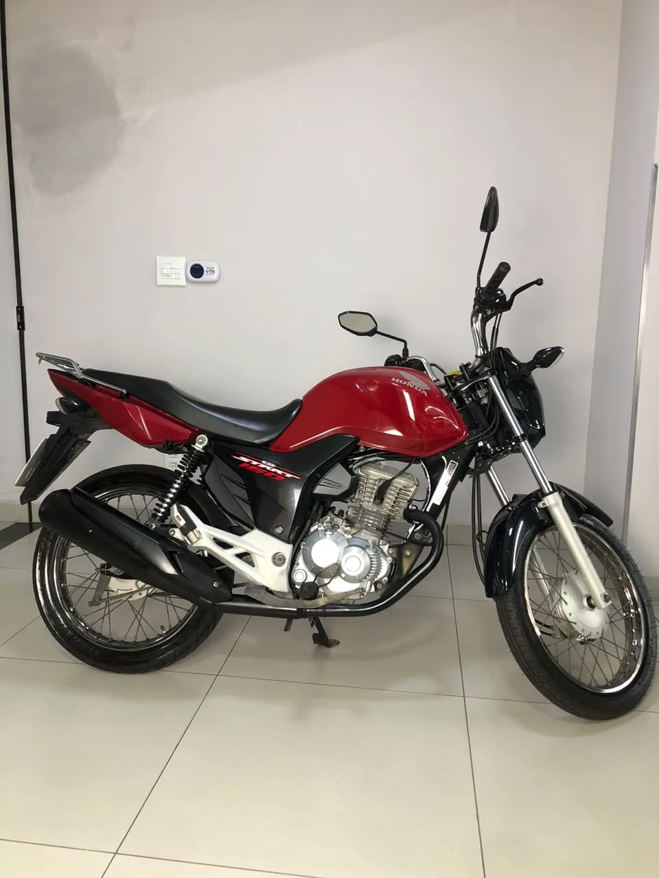 Honda CG 2018 vermelha à venda na Pipo Veículos em Avaré-SP
