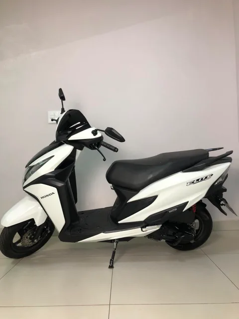 Honda ELITE 2025 branca à venda na Pipo Veículos em Avaré-SP — foto 4