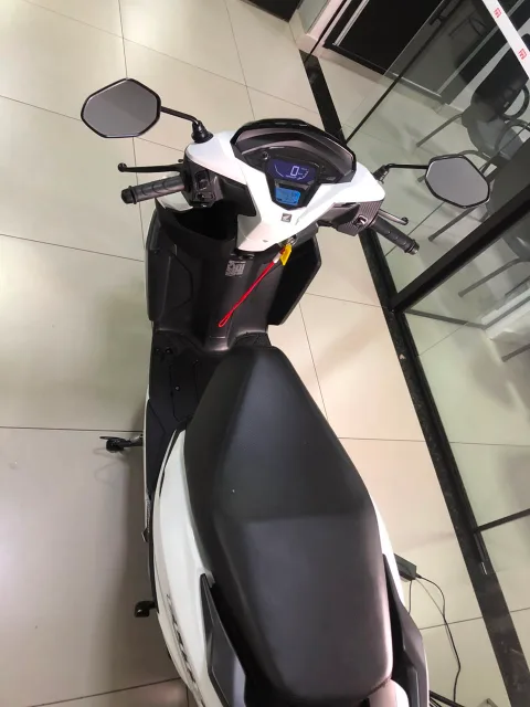 Honda ELITE 2025 branca à venda na Pipo Veículos em Avaré-SP — foto 7