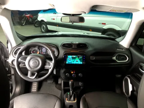Jeep RENEGADE 2020 prata à venda na Pipo Veículos em Avaré-SP — foto 9