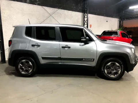 Jeep RENEGADE 2020 prata à venda na Pipo Veículos em Avaré-SP — foto 5