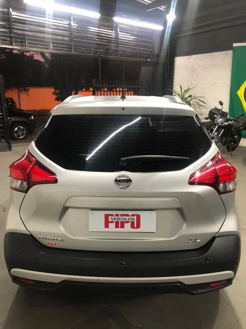 Nissan kicks 2020 prata à venda na Pipo Veículos em Avaré-SP — foto 6