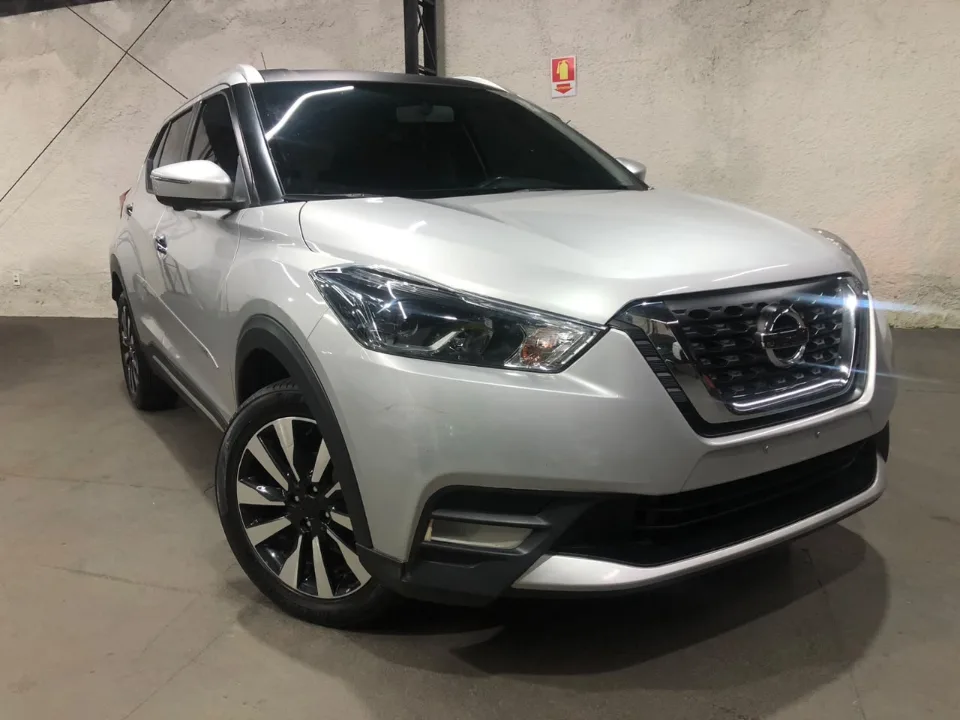 Nissan kicks 2020 prata à venda na Pipo Veículos em Avaré-SP