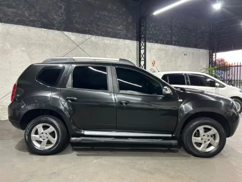 Renault Duster 2014 preta à venda na Pipo Veículos em Avaré-SP — foto 4