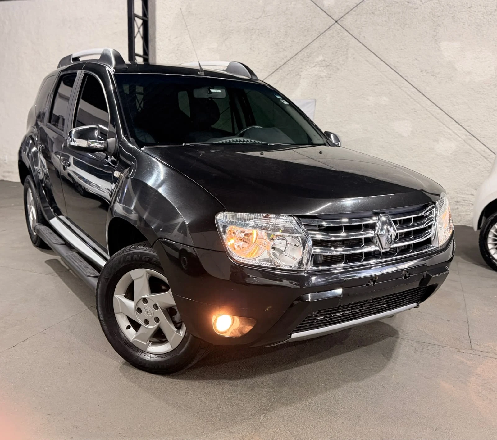 Renault Duster 2014 preta à venda na Pipo Veículos em Avaré-SP