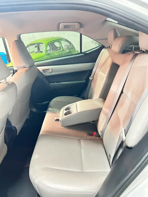 Toyota COROLLA 2018 prata à venda na Pipo Veículos em Avaré-SP — foto 7