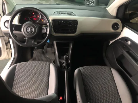 Volkswagen UP 2016 branca à venda na Pipo Veículos em Avaré-SP — foto 10