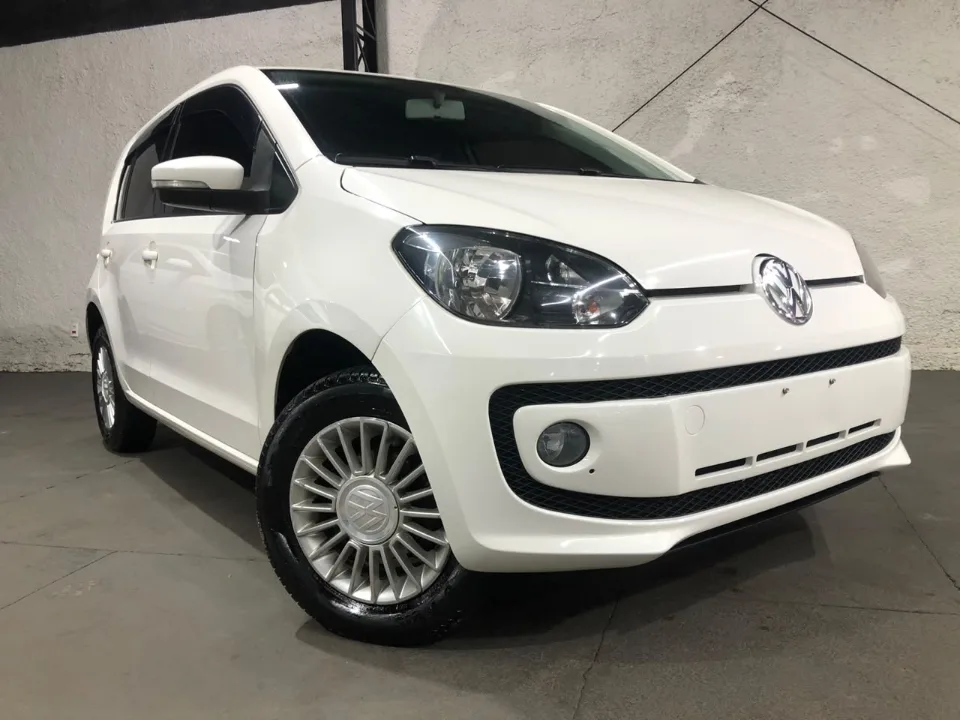 Volkswagen UP 2016 branca à venda na Pipo Veículos em Avaré-SP