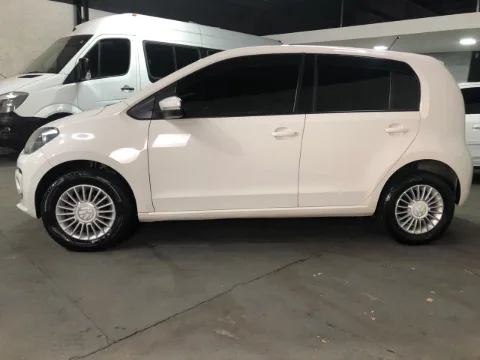 Volkswagen UP 2016 branca à venda na Pipo Veículos em Avaré-SP — foto 5