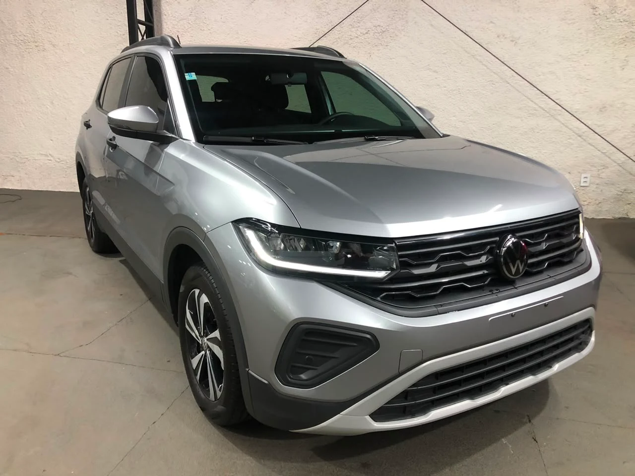 Volkswagen T CROSS 2025 prata à venda na Pipo Veículos em Avaré-SP