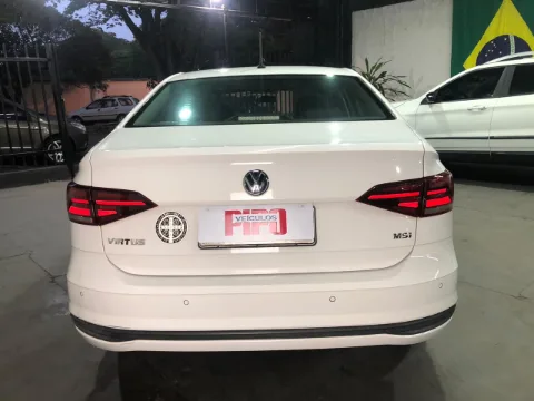 Volkswagen Virtus 2021 branco à venda na Pipo Veículos em Avaré-SP — foto 7