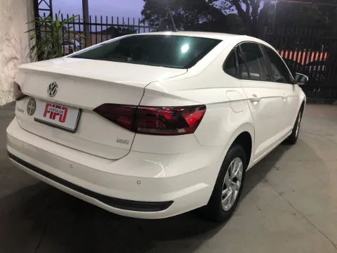 Volkswagen Virtus 2021 branco à venda na Pipo Veículos em Avaré-SP — foto 9