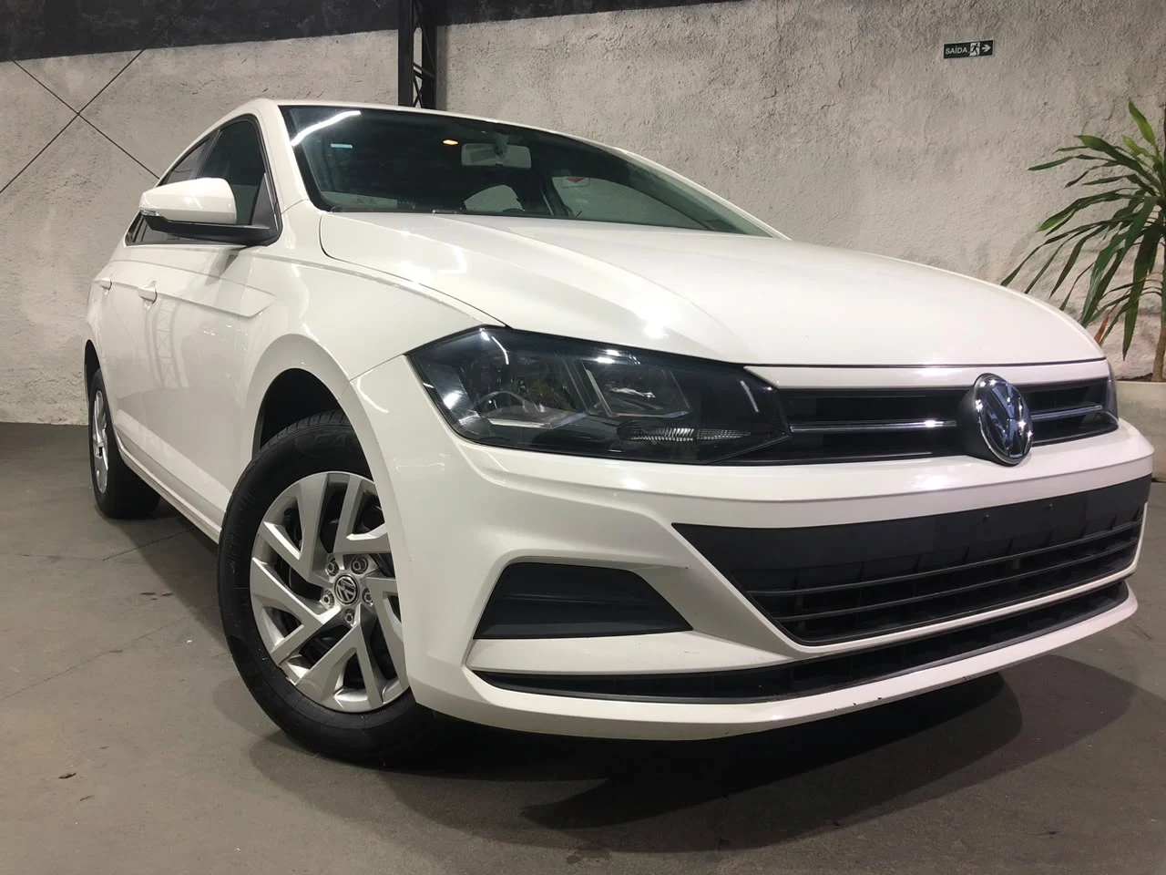 Volkswagen Virtus 2021 branco à venda na Pipo Veículos em Avaré-SP