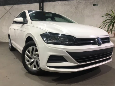 Volkswagen Virtus 2021 branco à venda na Pipo Veículos em Avaré-SP — foto 1
